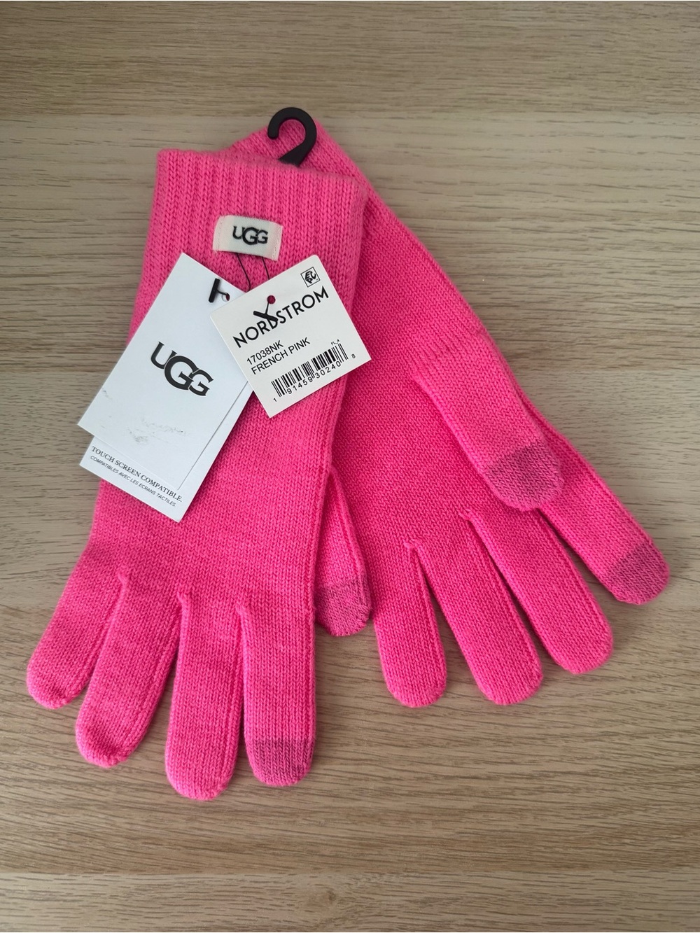 UGG Women’s French Pink Knit Touchscreen compatible NWT Gloves Chic Preppy